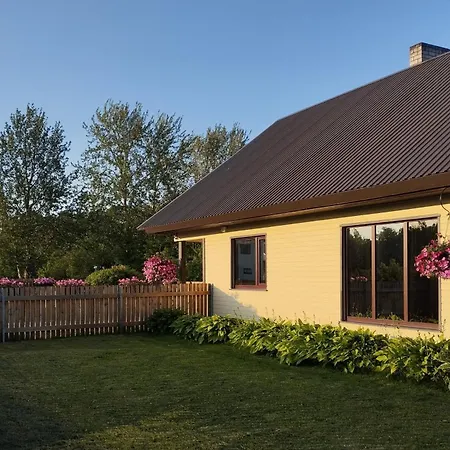 Loo Puhkemaja Saaremaal Kudjape